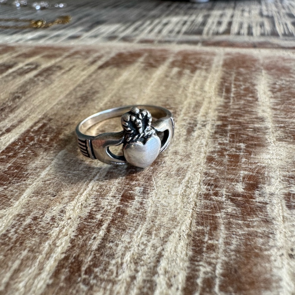 Authentic Claddagh Ring Sterling Silver Size 8 - image 1